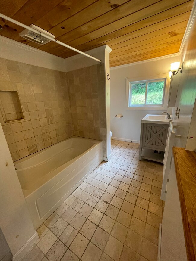 741 Journeys End, Rutland, VT 05701 - photo 5