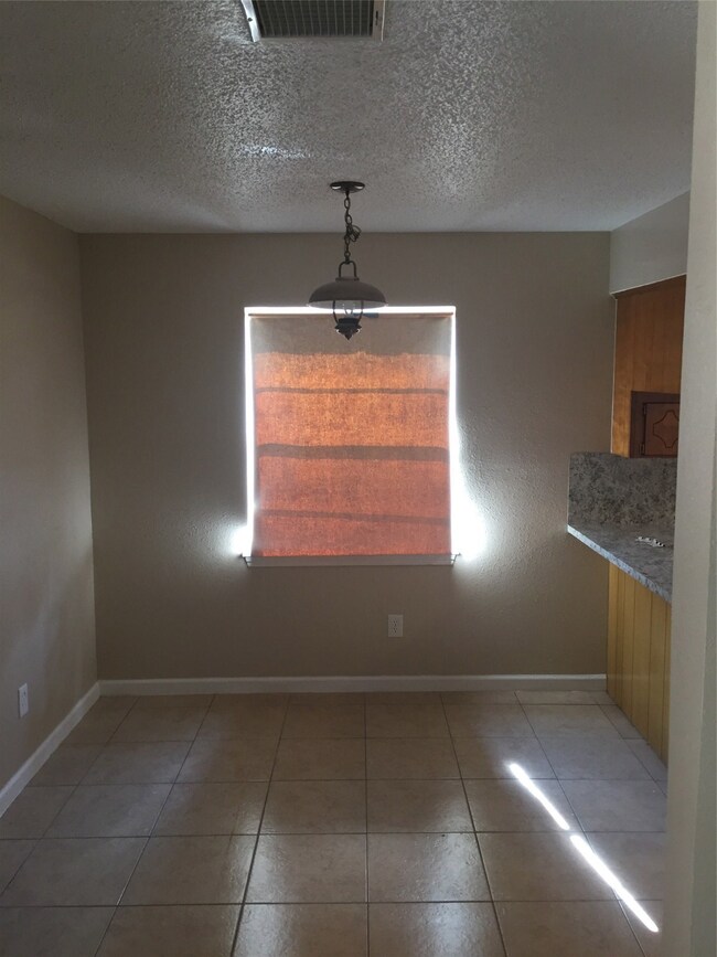 8322 Lettie St, Houston, TX 77075 - photo 7