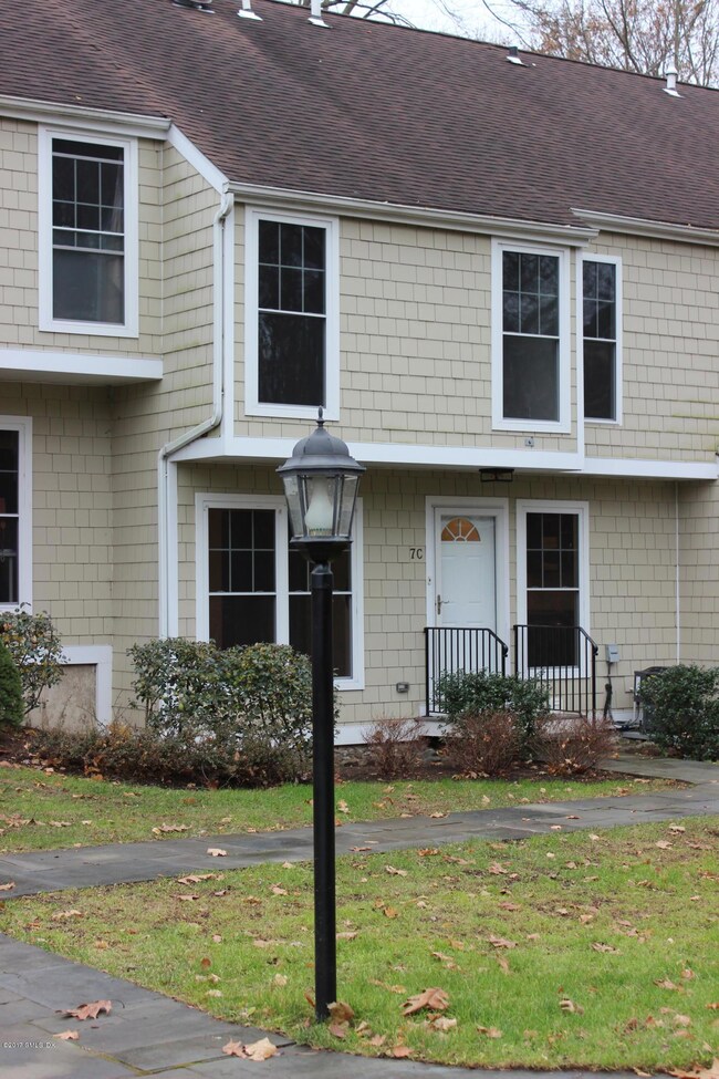 229 Weaver St unit 7C, Greenwich, CT 06831 - photo 2