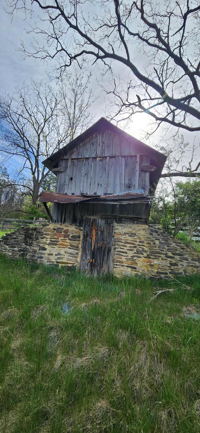 162 Tims Draft Ln, West Augusta, VA 24485 - photo 2