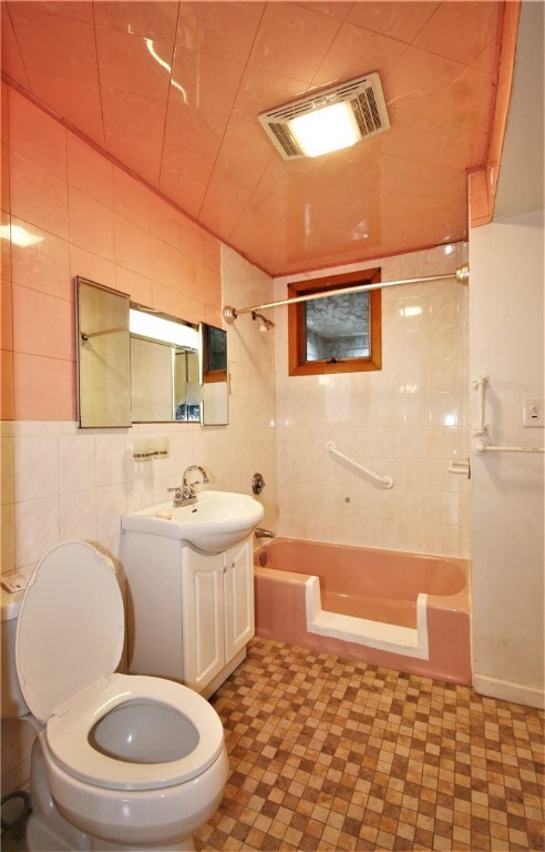 193 Knight St, Woonsocket, RI 02895 - photo 4