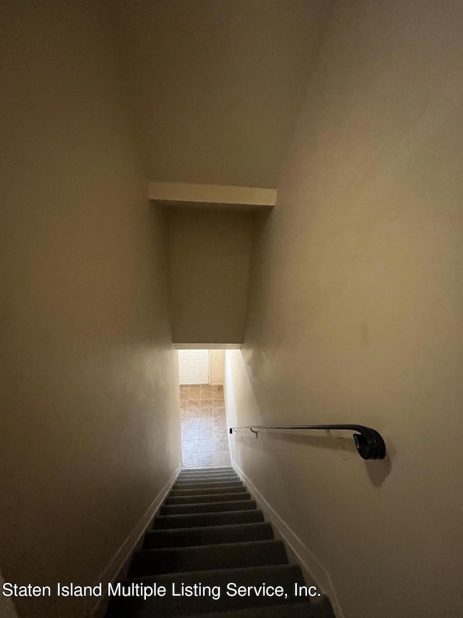 22 Francine Ct unit B, Staten Island, NY 10306 - photo 3
