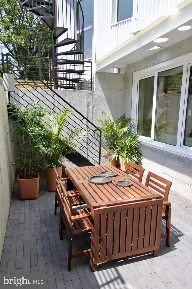 523 Montana Ave NE unit B, Washington, DC 20017 - photo 4