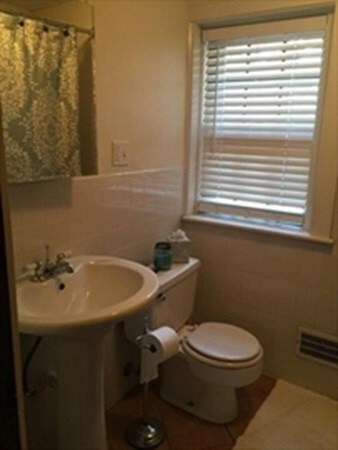 566 Auburn St unit 1, Auburndale, MA 02466 - photo 5