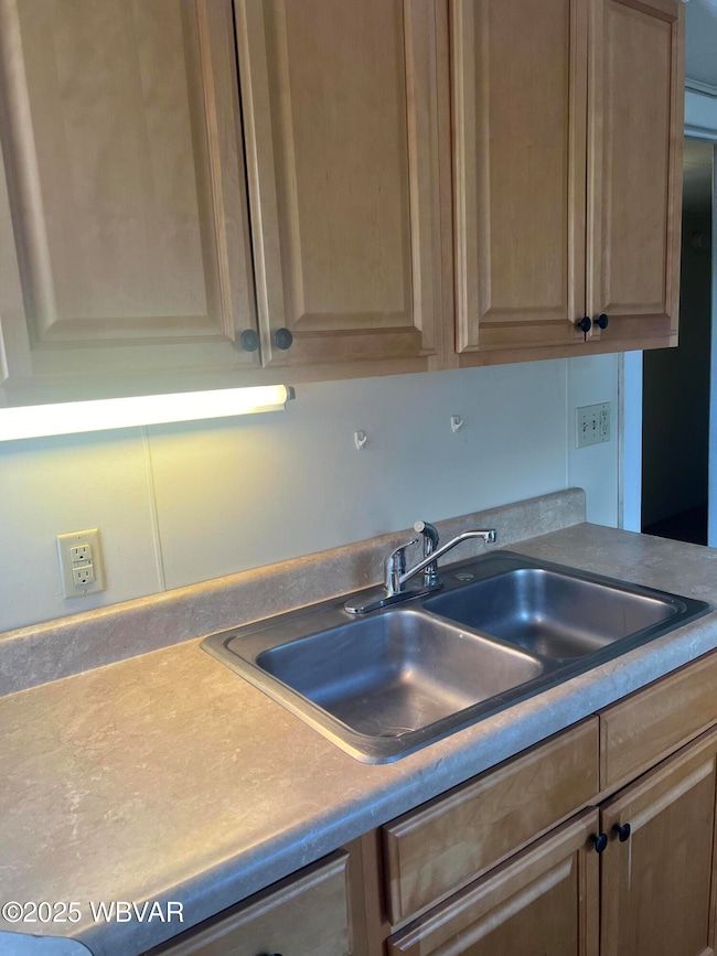 475 Bayard St unit 2ND FLR, Williamsport, PA 17702 - photo 4