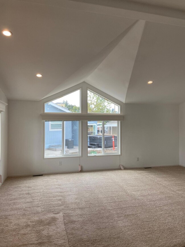 Creekside 62 living room lrg window
