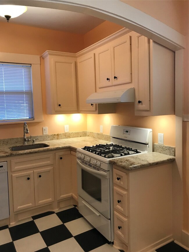 3507 Michaux St, Houston, TX 77009 - photo 7