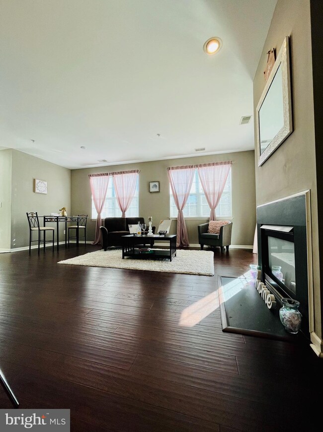 9673 Devedente Dr unit 201, Owings Mills, MD 21117 - photo 7