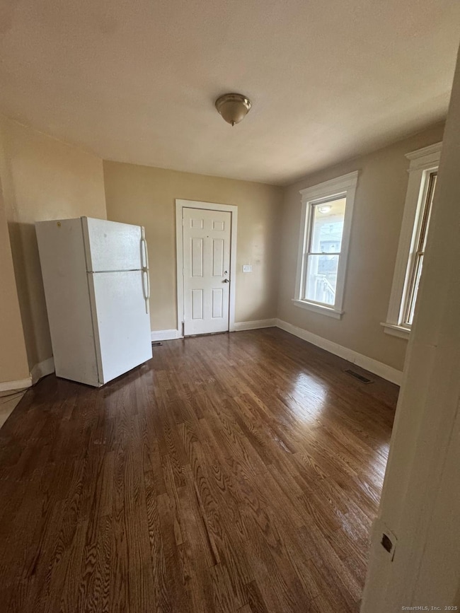 49 Dover St unit 2F, Bridgeport, CT 06610 - photo 3