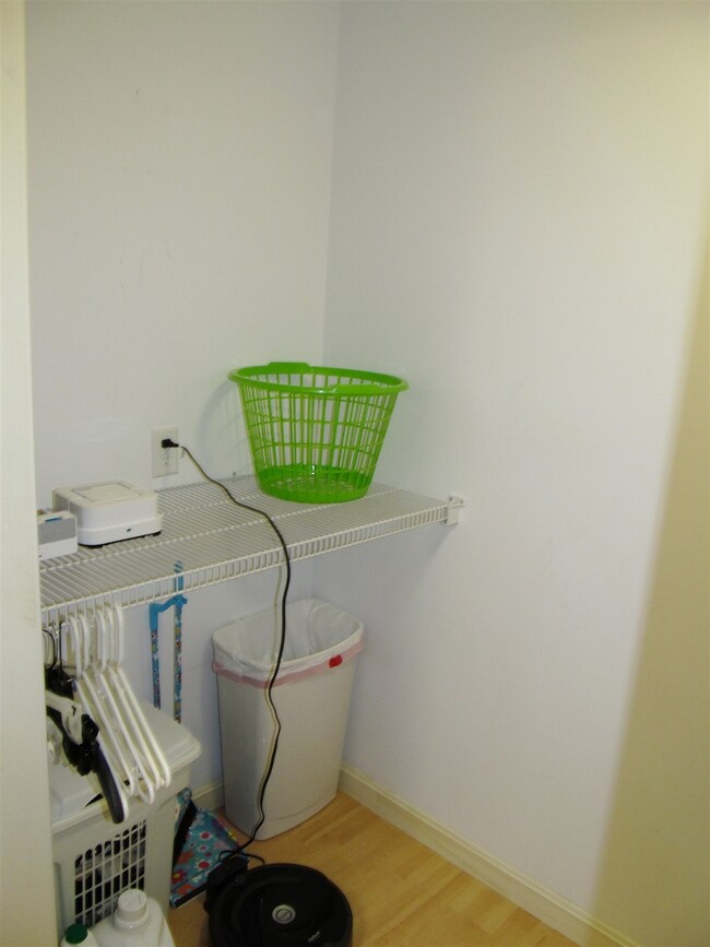 4 Crestview Cir unit 116, Londonderry, NH 03053 - photo 3