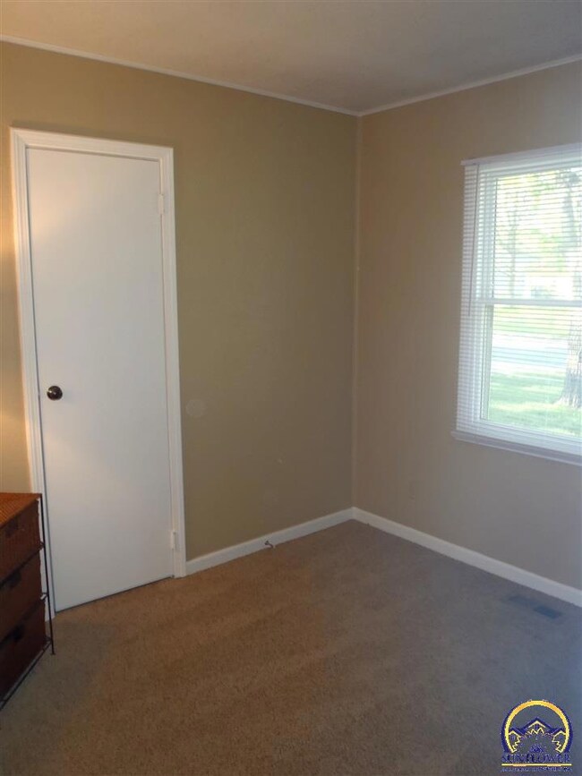4018 SW 33rd Terrace, Topeka, KS 66614 - photo 6