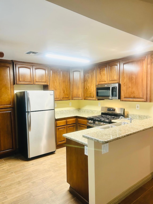 40780 Breezy Pass Rd unit B, Palm Desert, CA 92211 - photo 7