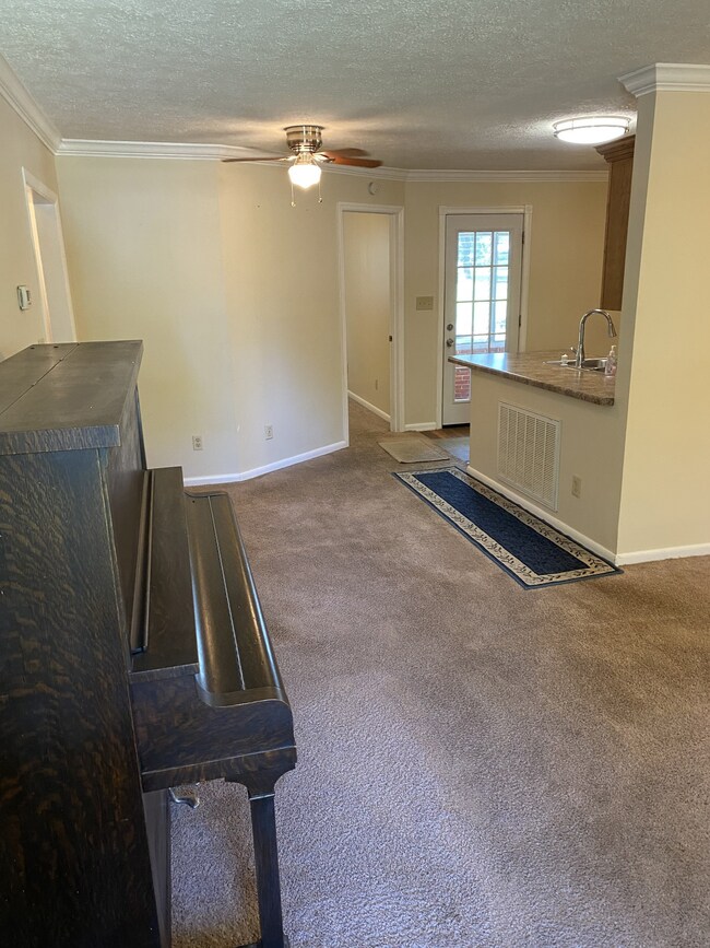 954 Emerson St, Manchester, TN 37355 - photo 6