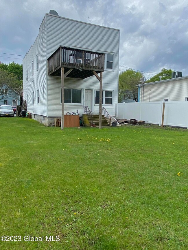 593 Livingston Ave, Albany, NY 12206 - photo 2