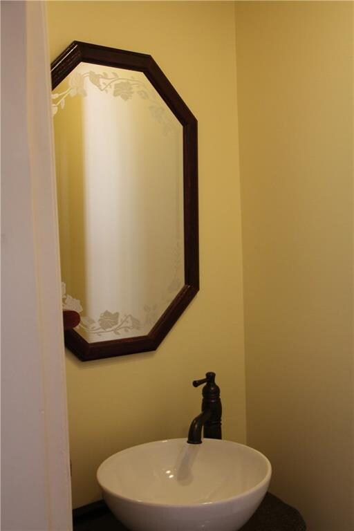 1/2 Bath