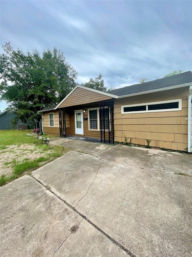 3938 Luca St, Houston, TX 77021 - photo 2