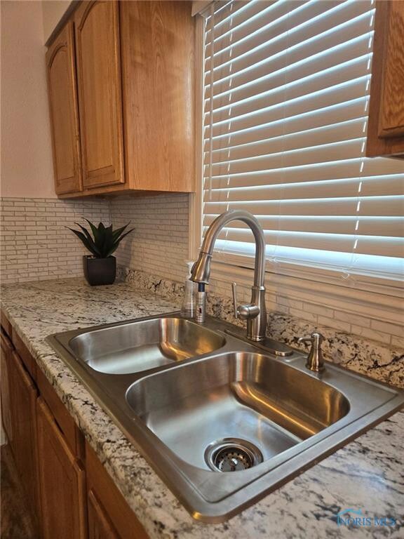 633 Brookley Blvd, Toledo, OH 43607 - photo 5