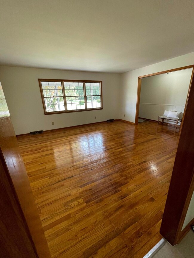 230 Marshall Rd, Circleville, OH 43113 - photo 2