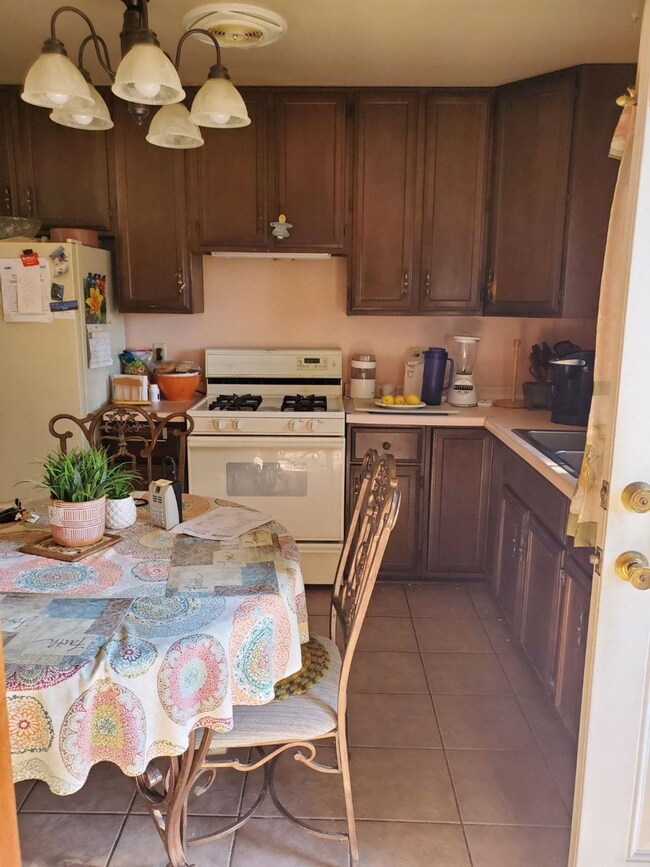 4450 Lane of The Roses, East Chicago, IN 46312 - photo 5