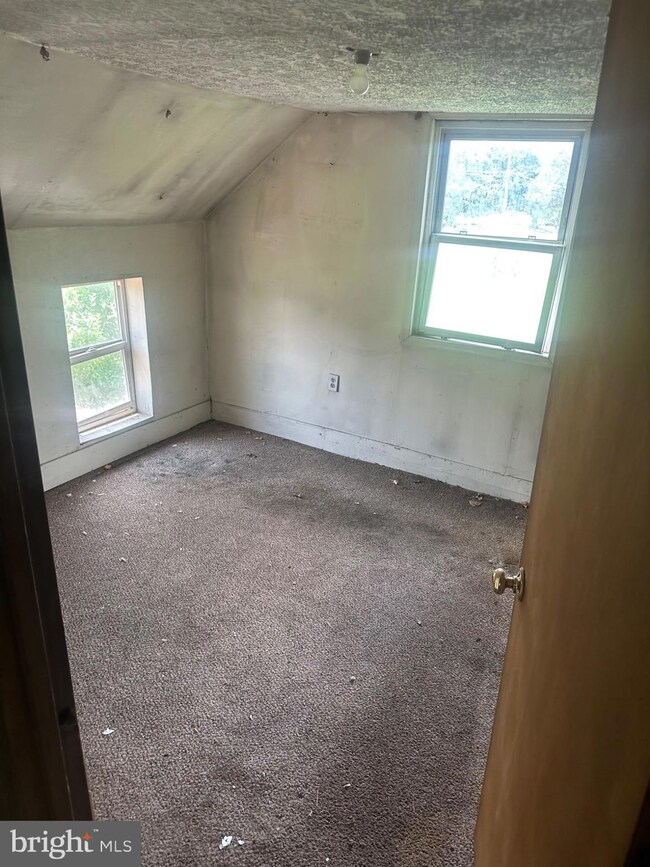 750 W Main St, Luray, VA 22835 - photo 4