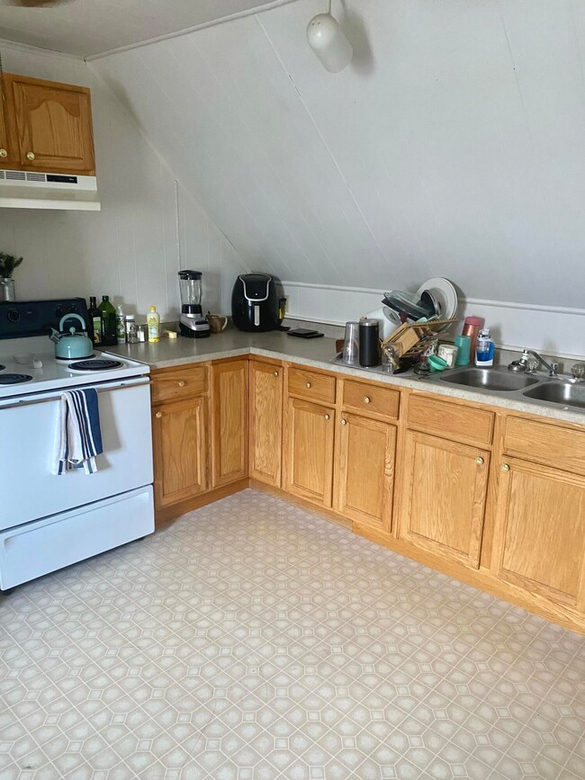 333 Penobscot Ave, Millinocket, ME 04462 - photo 6