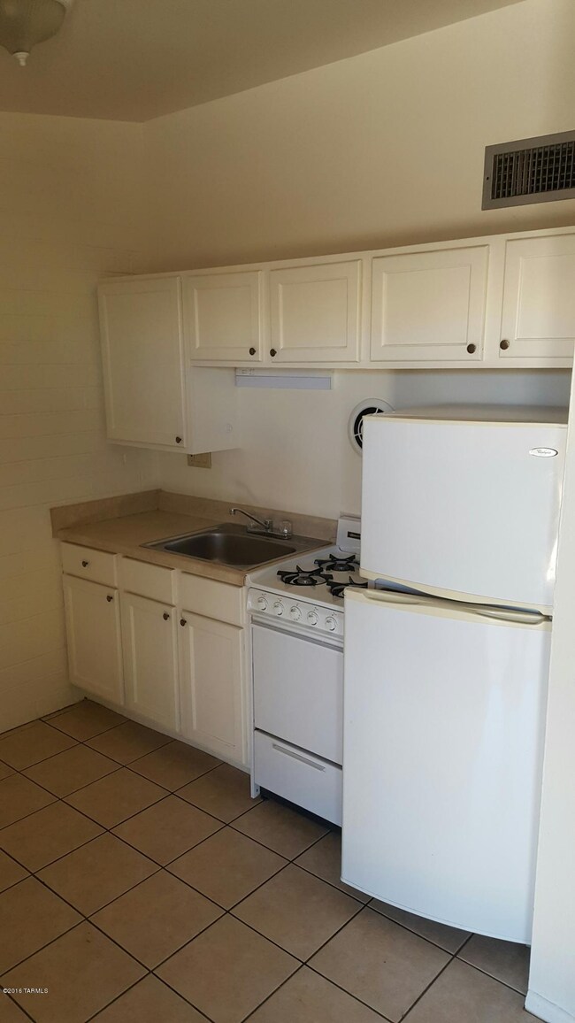 1260 E Halcyon Rd, Tucson, AZ 85719 - photo 6