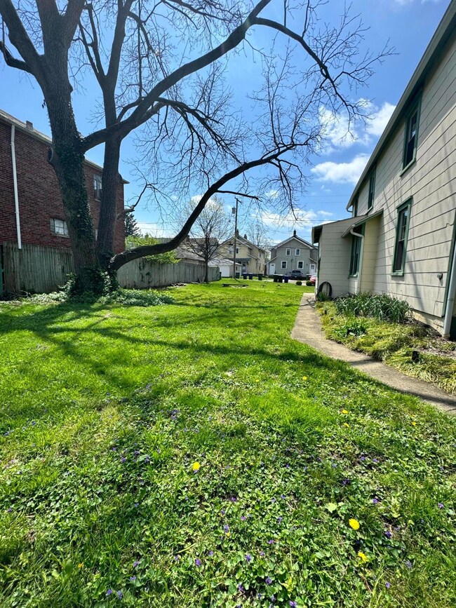 45-47 W Pacemont lot