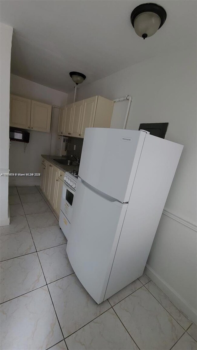 2015 NW 6th Place unit 5, Miami, FL 33127 - photo 6
