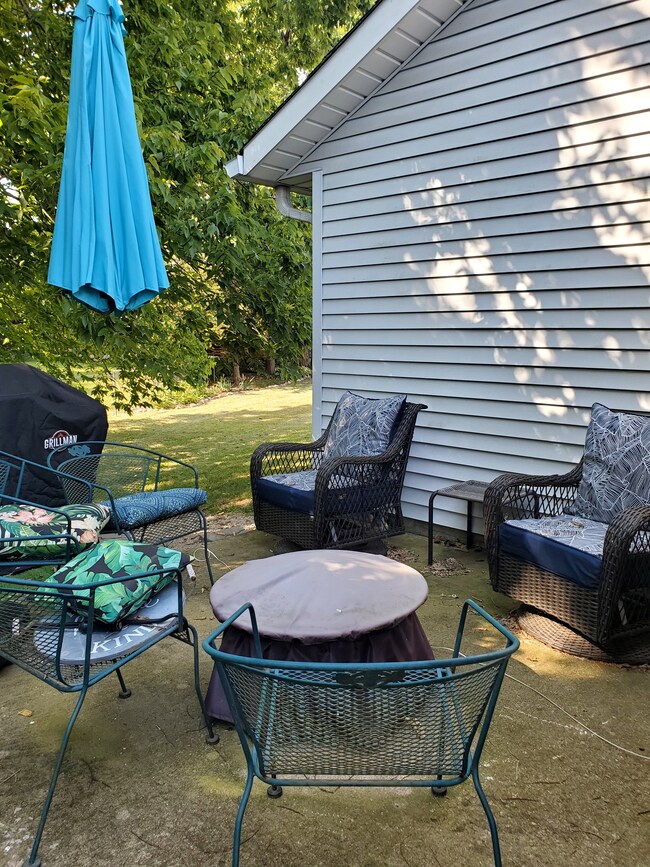 1065 Ina Cir, Franklin, IN 46131 - photo 4