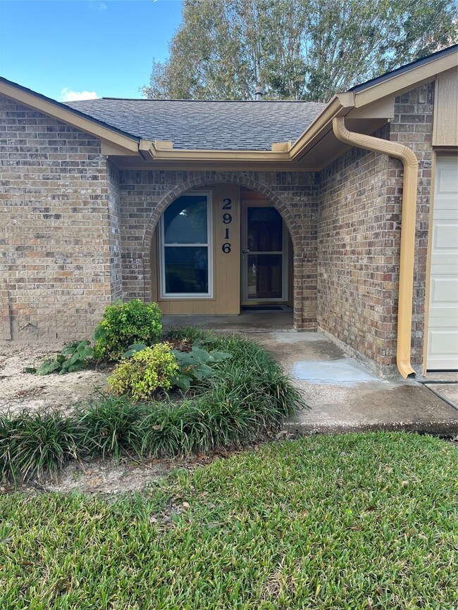 Inviting arch entryway.