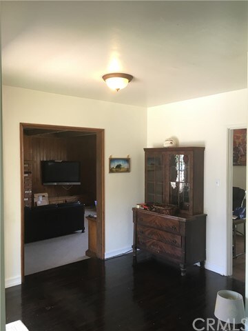 Formal Entry leads to Great Room, Kitchen, & Dining Room