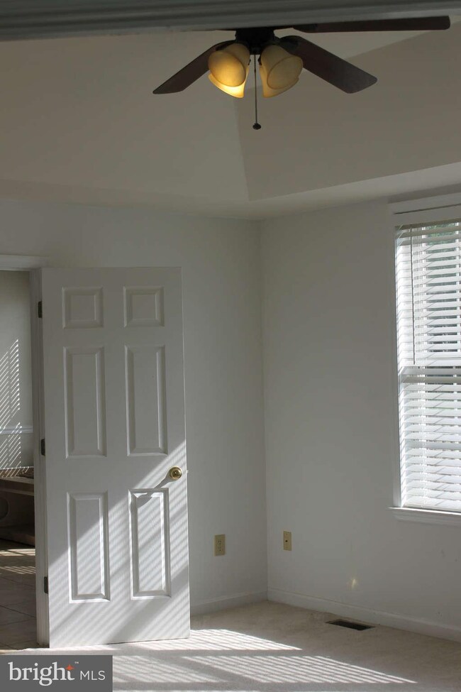 10421 Woodlake Ct, Spotsylvania, VA 22553 - photo 7