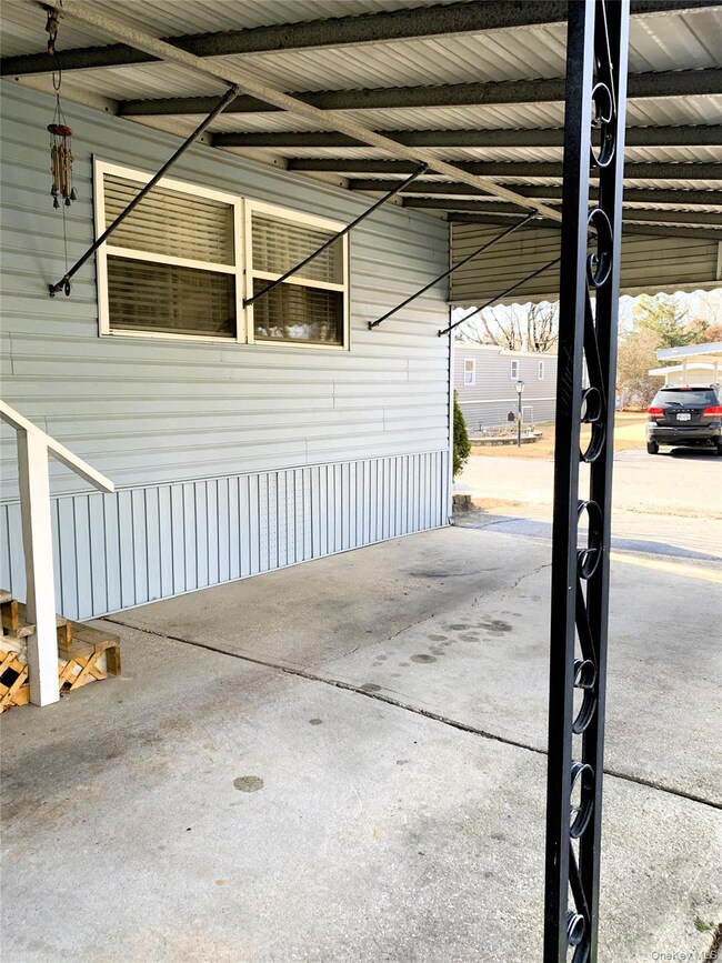 7 Betsy Ross Dr, Bohemia, NY 11716 - photo 3