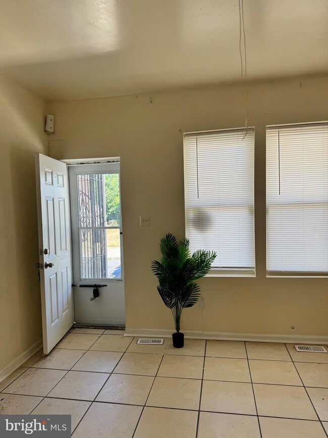 1090 Thurman St, Camden, NJ 08104 - photo 6