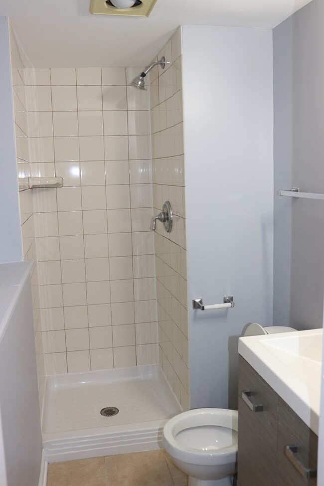 3414 Montmarte Ave, Hazel Crest, IL 60429 - photo 6