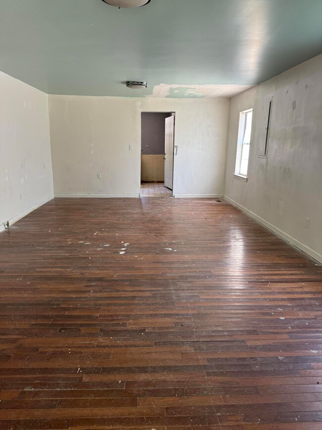 613 Bradley Ave, La Fayette, GA 30728 - photo 2