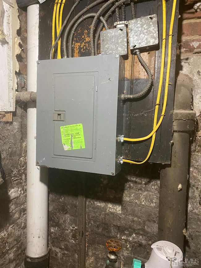 139 Redmond St, New Brunswick, NJ 08901 - photo 7