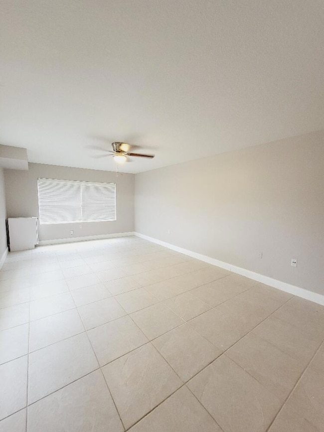 10 Amherst Ct unit A, Royal Palm Beach, FL 33411 - photo 4