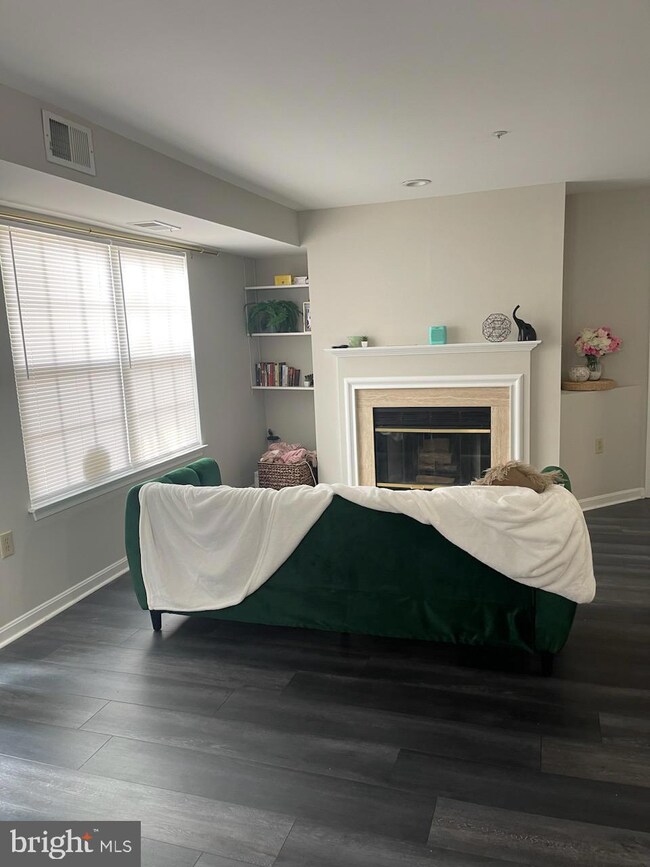 9709 Lake Pointe Ct unit 201, Upper Marlboro, MD 20774 - photo 7