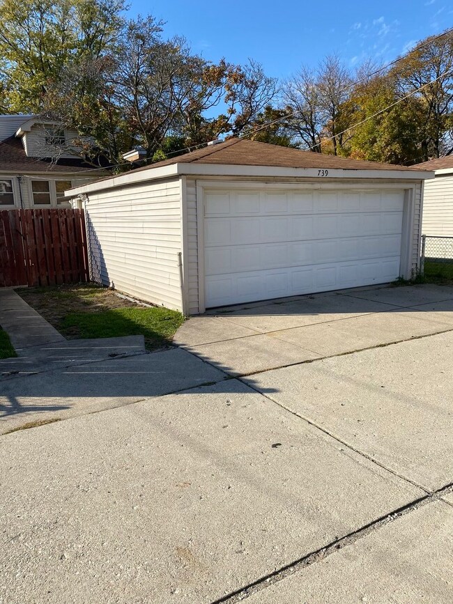 739 Hull Ave, Westchester, IL 60154 - photo 3