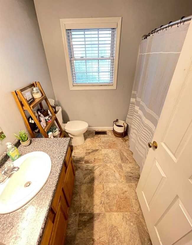 608 Silver St unit 7, Manchester, NH 03103 - photo 6