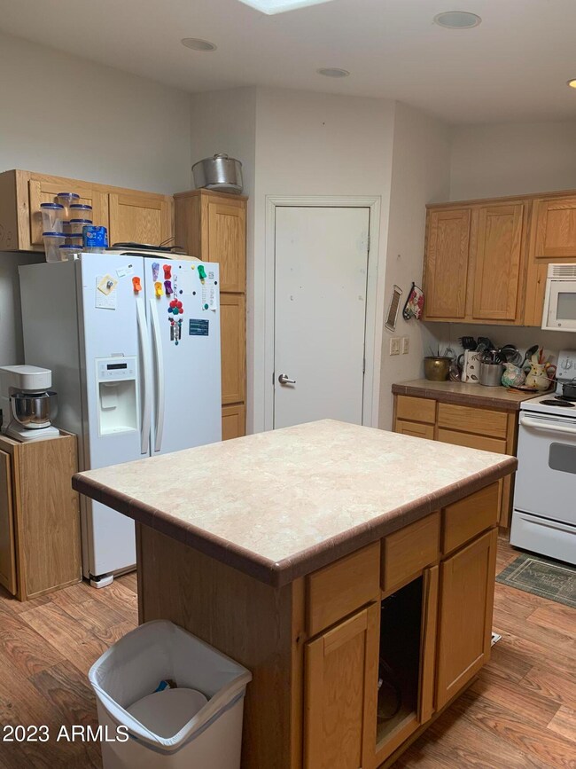 Wide open kitchen with Skylight & Pantry