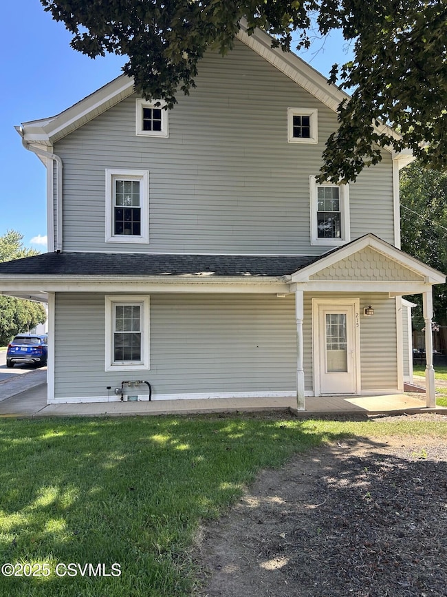 215 E Pine St, Selinsgrove, PA 17870 - photo 2