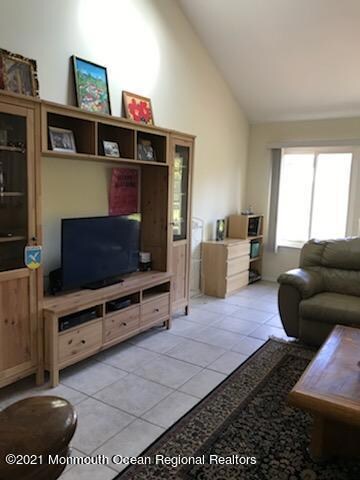 10 Victory Ct, Old Bridge, NJ 08857 - photo 4