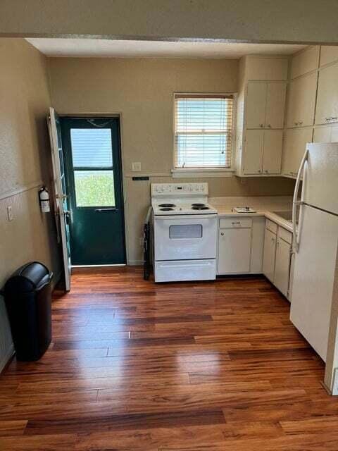 1323 Geele Ave, Sheboygan, WI 53083 - photo 3