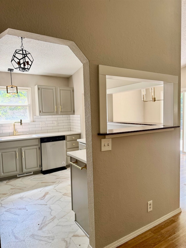 10318 W Dora St, Wichita, KS 67209 - photo 4