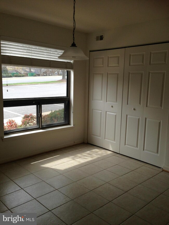 425 Christopher Ave unit T-1, Gaithersburg, MD 20879 - photo 7