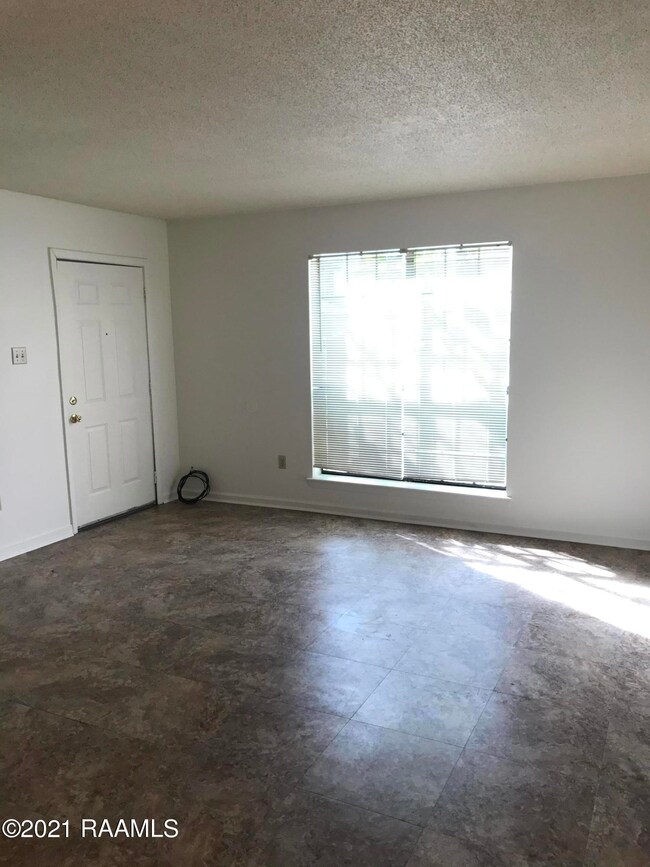 33B05785-2C64-462B-AF04-D49C73165E97