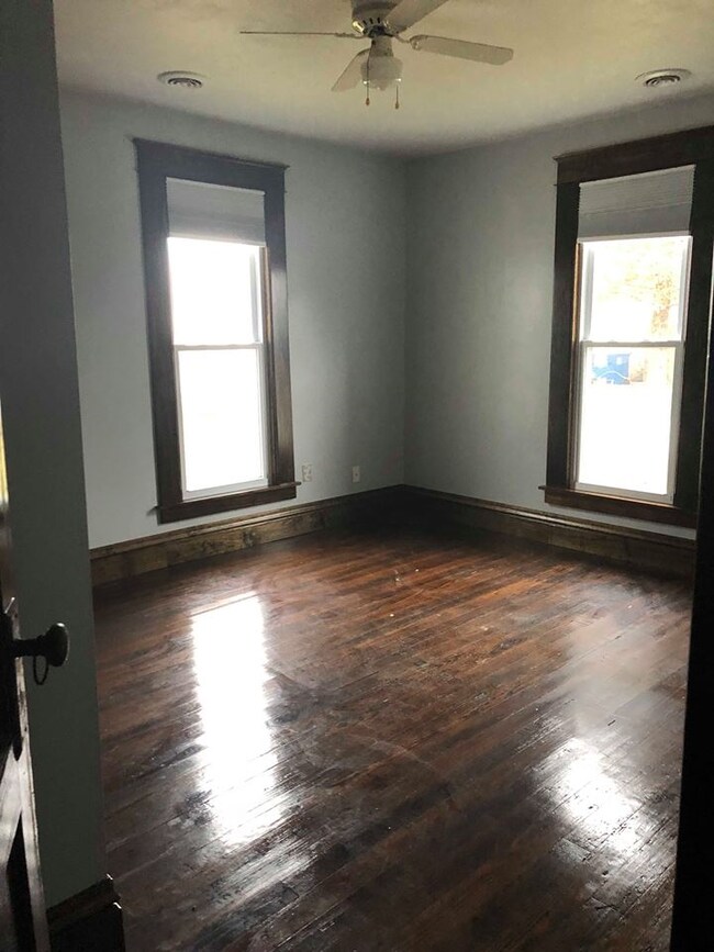 216 E Canal St, Windfall, IN 46076 - photo 3