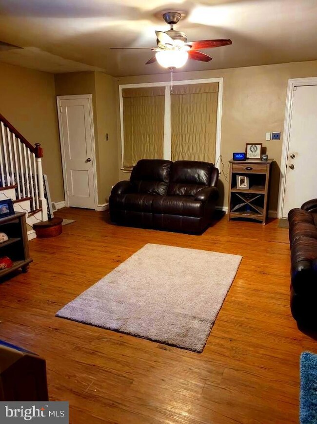 4304 Sheffield St, Philadelphia, PA 19136 - photo 3